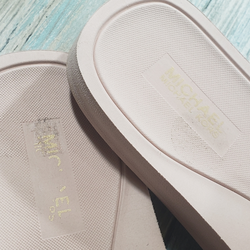 Michael Kors Logo FLORAL Sandals. - Picture 7 of 10